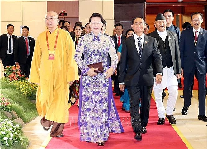 chu tich quoc hoi nguyen thi kim ngan chu tri tiec chieu dai cac dai bieu du dai le vesak 2019