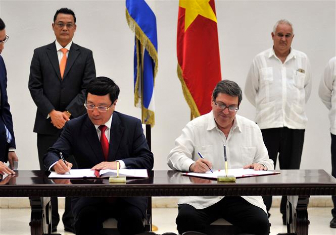 pho thu tuong bo truong ngoai giao pham binh minh hoi dam voi ngoai truong cuba b parrilla