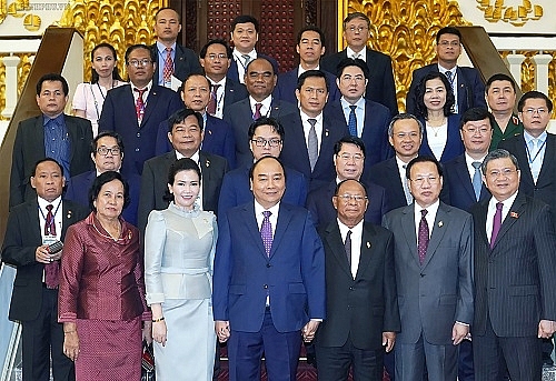 thu tuong nguyen xuan phuc de nghi campuchia tao thuan loi cho viet kieu va doanh nghiep viet