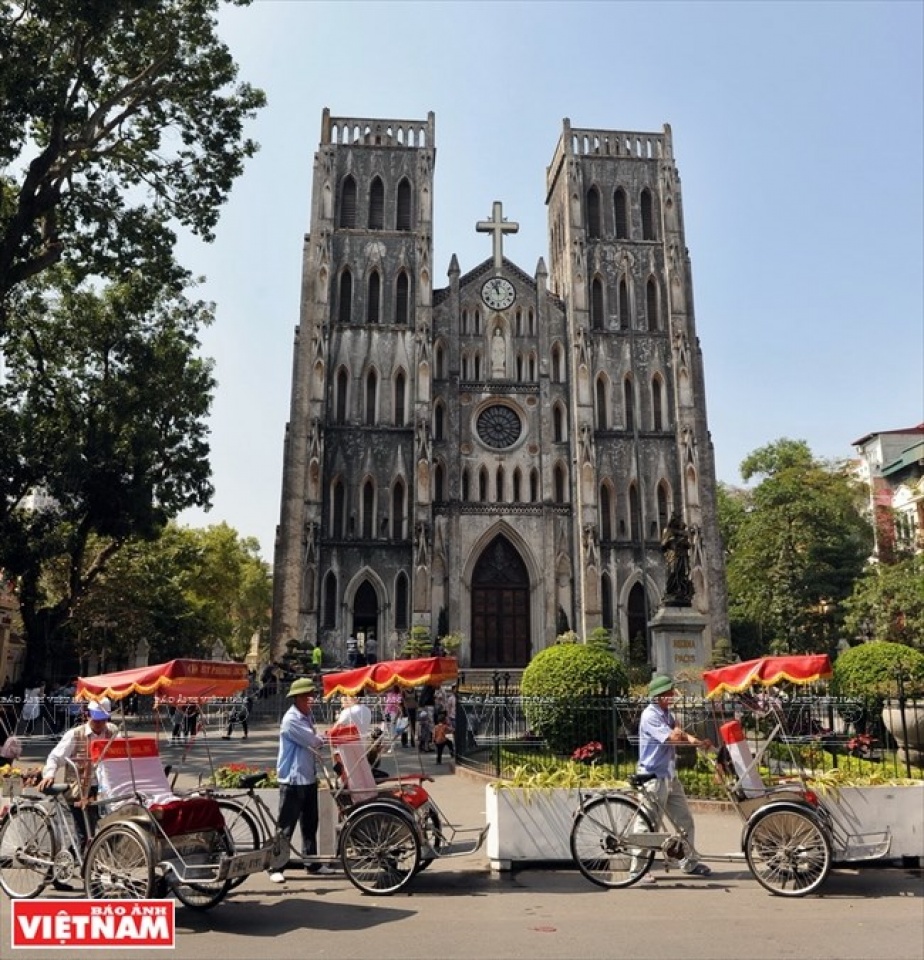 hanoi cathedral over three centuries