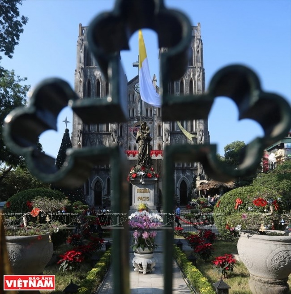 hanoi cathedral over three centuries