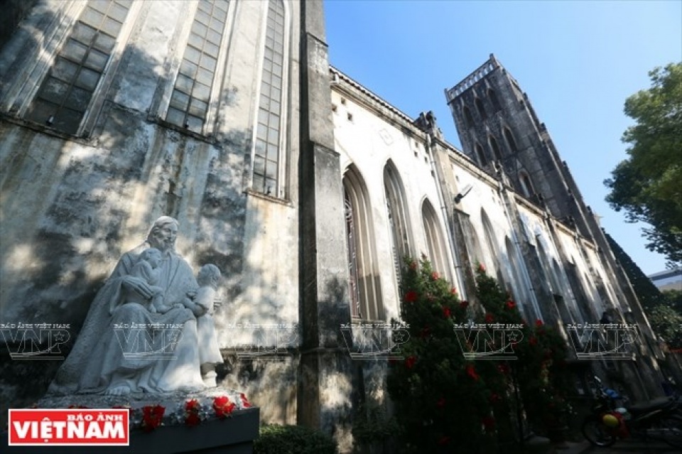 hanoi cathedral over three centuries