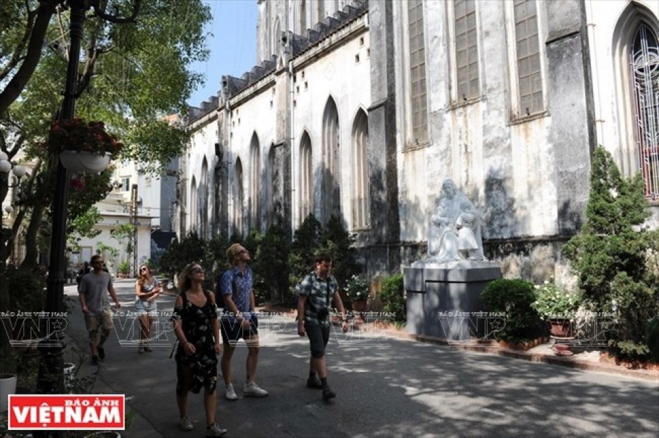 hanoi cathedral over three centuries