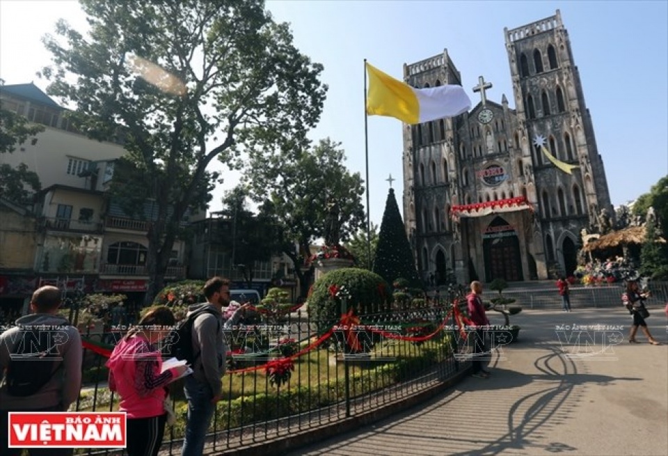 hanoi cathedral over three centuries