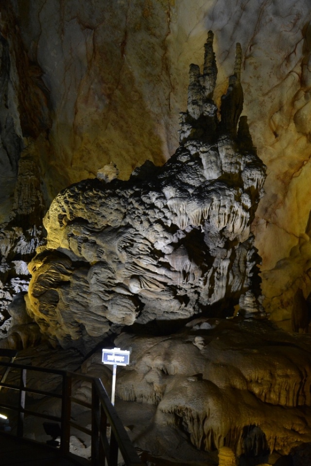 explore thien duong cave in quang binh