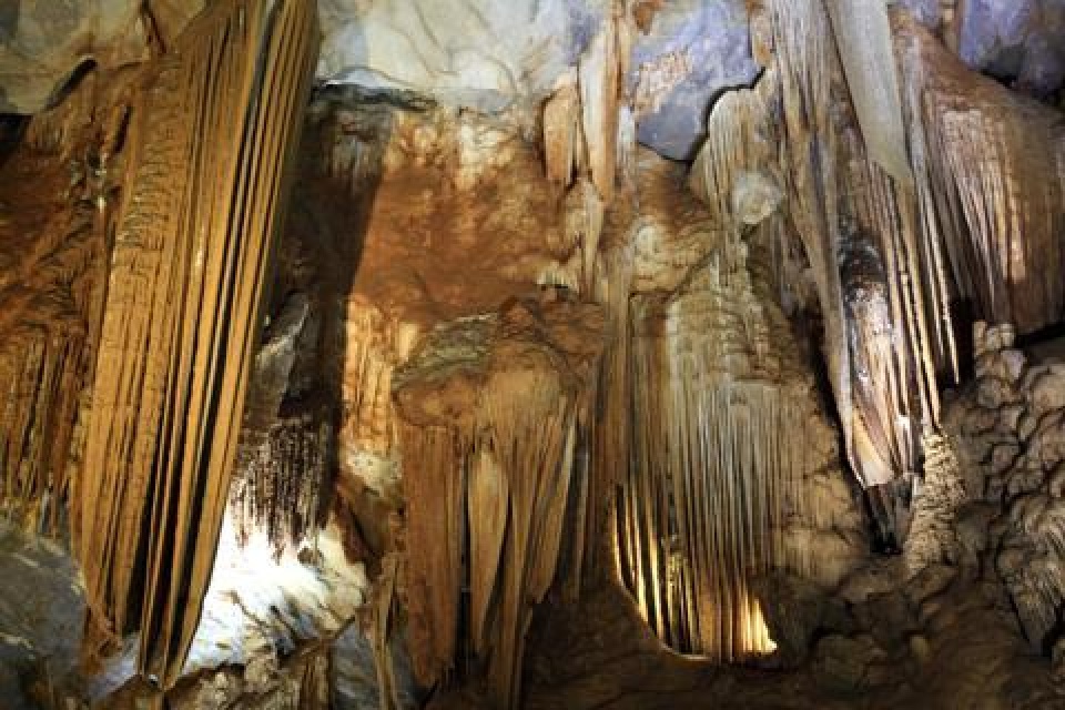 explore thien duong cave in quang binh