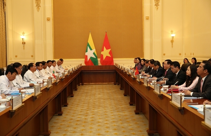 Phó Thủ tướng Vương Đình Huệ hội đàm với Phó Tổng thống Myanmar