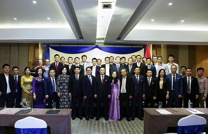 Phó Thủ tướng Vương Đình Huệ gặp gỡ cộng đồng doanh nghiệp Việt Nam tại Myanmar