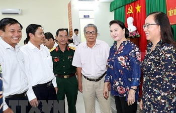 Chủ tịch Quốc hội Nguyễn Thị Kim Ngân tiếp xúc cử tri tại quận Ninh Kiều, TP Cần Thơ