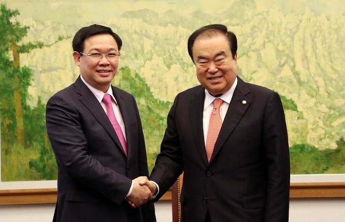 Phó Thủ tướng Vương Đình Huệ hội kiến với Thủ tướng và Chủ tịch Quốc hội Hàn Quốc