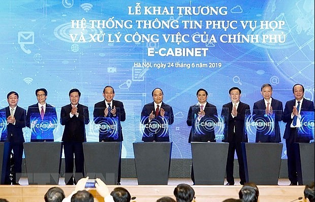 Thủ tướng Nguyễn Xuân Phúc chủ trì cuộc họp qua hệ thống e-Cabinet