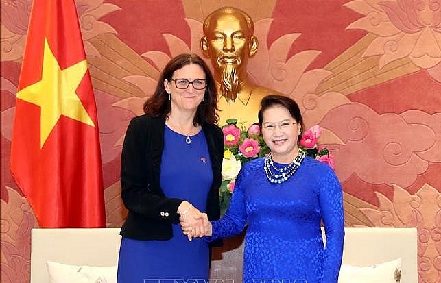 Chủ tịch Quốc hội Nguyễn Thị Kim Ngân tiếp Cao ủy Thương mại của Liên minh châu Âu