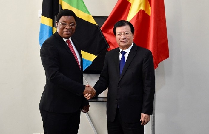 Phó Thủ tướng Trịnh Đình Dũng hội kiến Thủ tướng Tanzania