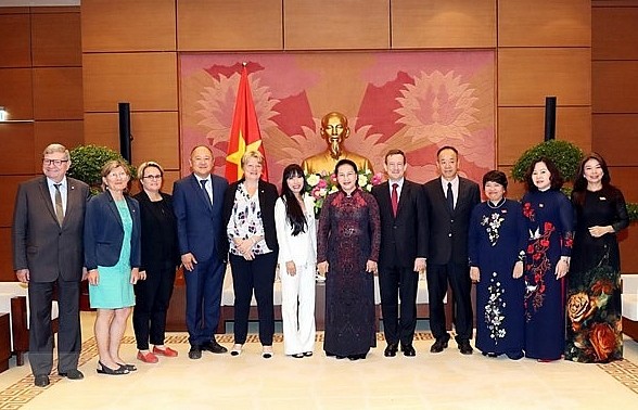 Chủ tịch Quốc hội Nguyễn Thị Kim Ngân tiếp Nhóm Nghị sĩ hữu nghị Pháp-Việt