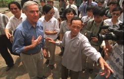 Cựu Đại sứ Mỹ tại Việt Nam Pete Peterson: Từ gian nan buổi đầu đến mối lương duyên bền vững