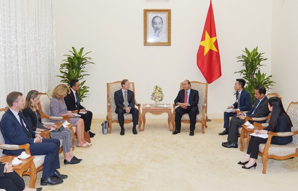 PM Nguyen Xuan Phuc receives EU delegation head