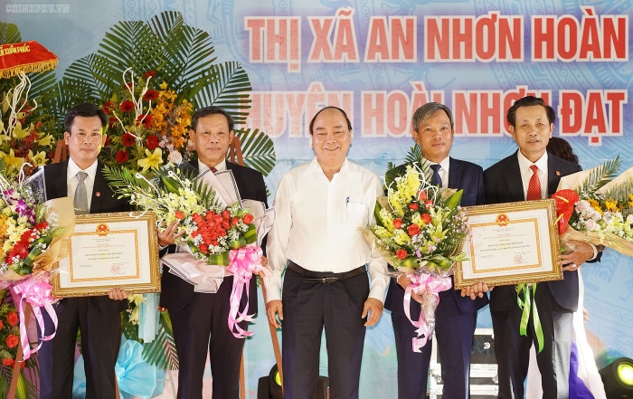 thu tuong trao danh hieu huyen nong thon moi tai binh dinh