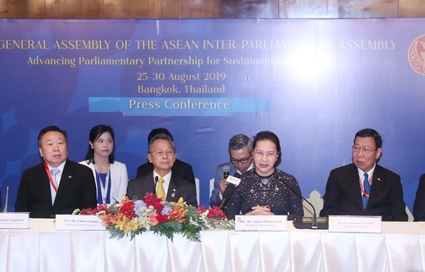 Chủ tịch Quốc hội Việt Nam và Thái Lan đồng chủ trì họp báo bế mạc AIPA 40
