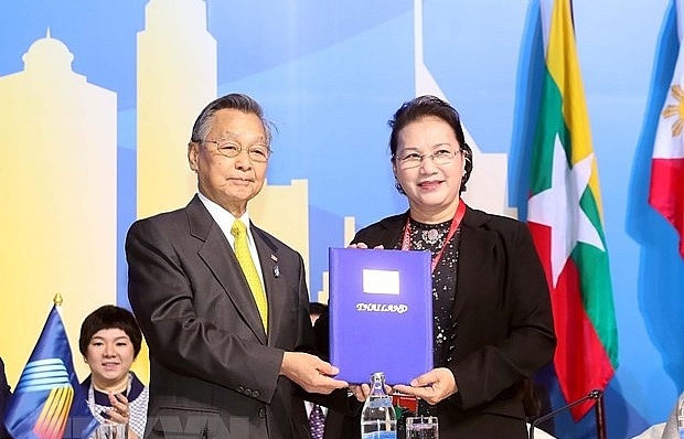 Chủ tịch Quốc hội kết thúc chuyến tham dự AIPA 40, thăm chính thức Thái Lan