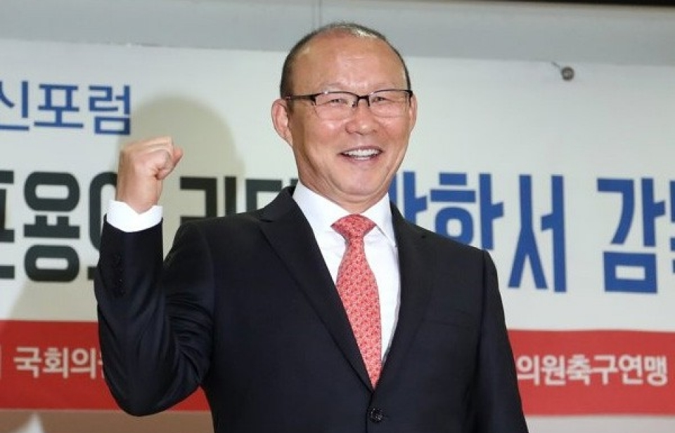 HLV Park Hang Seo trải lòng về bóng đá Việt Nam trên báo Hàn