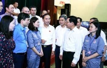 Phó Thủ tướng Chính phủ Phạm Bình Minh tiếp xúc cử tri tại Công ty cổ phần Gang thép Thái Nguyên