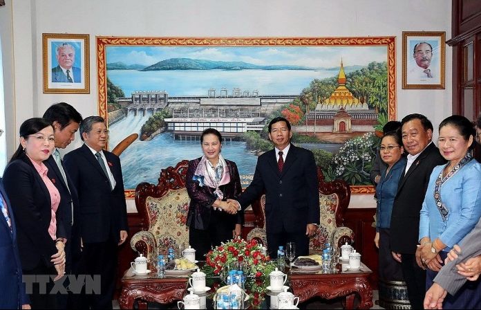 Chủ tịch Quốc hội Nguyễn Thị Kim Ngân thăm làm việc tại tỉnh Vientiane