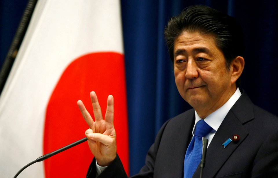 Viễn cảnh chính trị "xuôi dòng" tại Nhật Bản