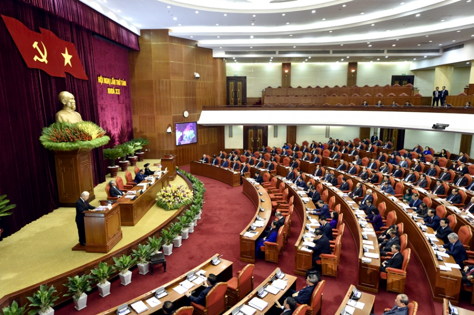 thong cao bao chi ngay lam viec dau tien cua hoi nghi trung uong 8