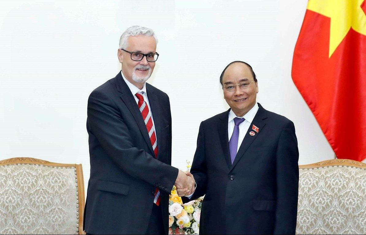 Thủ tướng Nguyễn Xuân Phúc tiếp Đại sứ Đức Guido Hildner
