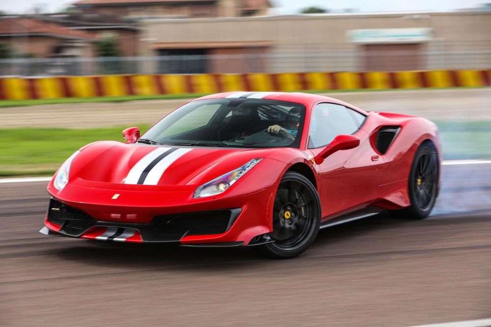 Siêu xe Ferrari 488 Spider hơn 15 tỷ nhập kho đại gia Bình Phước hấp dẫn  cỡ nào  MVietQ