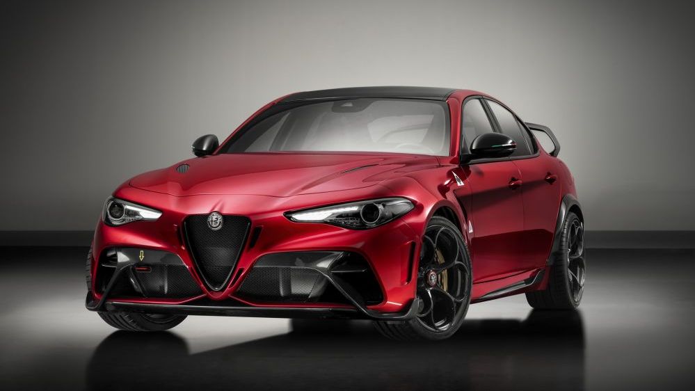 Thông tin và bảng giá xe Alfa Romeo mới nhất tháng 10/2020