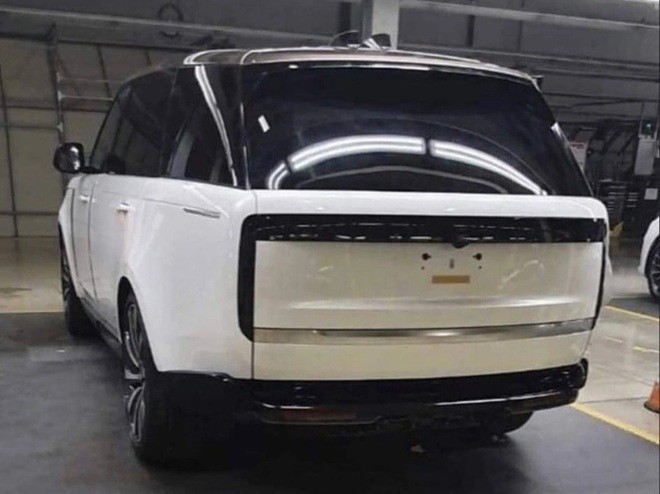 Cận cảnh Range Rover 2022 trước ngày ra mắt chính thức