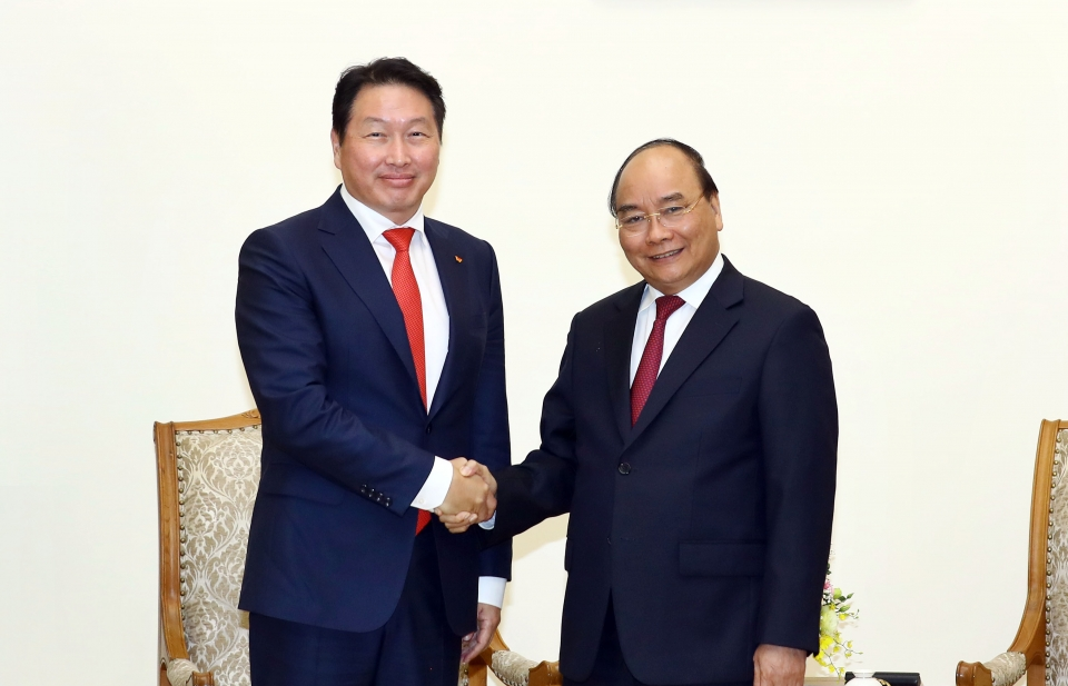 Thủ tướng Nguyễn Xuân Phúc tiếp Chủ tịch Tập đoàn SK Group