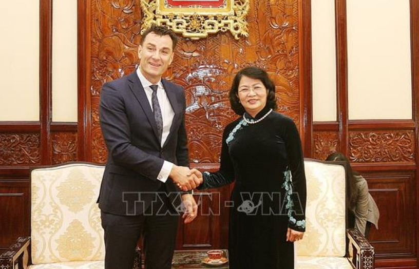 Phó Chủ tịch nước Đặng Thị Ngọc Thịnh tiếp Tổng Giám đốc Toàn cầu Tập đoàn Manulife Financial
