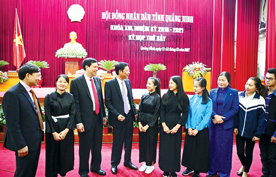 Đại biểu tỉnh Quảng Ninh hiến kế xây dựng địa phương