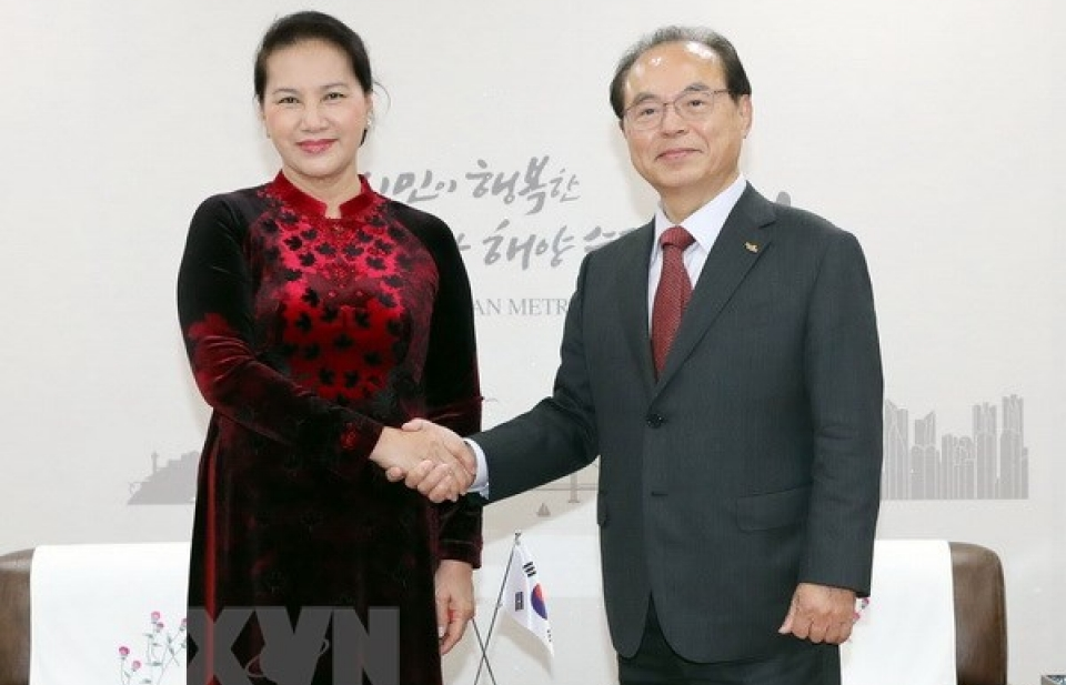Chủ tịch Quốc hội Nguyễn Thị Kim Ngân tiếp Thị trưởng thành phố Busan