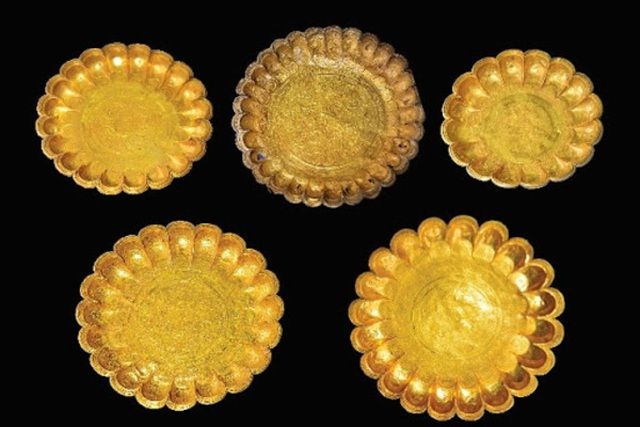Bộ sưu tập đĩa vàng hoa sen Cộng Vũ được công nhận là bảo vật quốc gia trong đợt 9/2020.