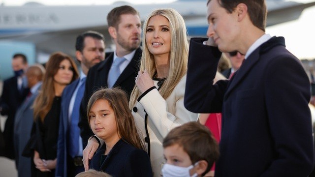 Vợ chồng cựu cố vấn cấp cao Ivanka Trump ở đâu sau khi rời Washington D.C?