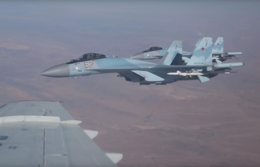 Cận cảnh Su-35 huyền thoại của Nga sải cánh trên bầu trời Syria