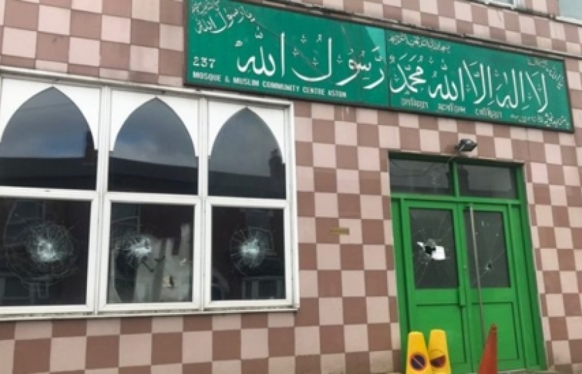 5 nhà thờ Hồi giáo ở Anh thành mục tiêu phá hoại và gây rối