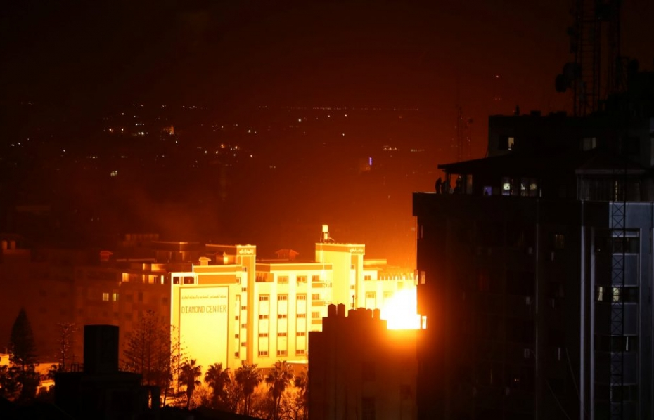 Israel không kích Gaza, trả đũa vụ phóng rocket vào gần Tel Aviv