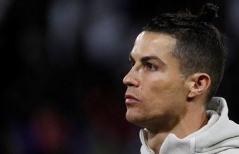 Ronaldo có thể bị giảm lương do ảnh hưởng của dịch Covid-19