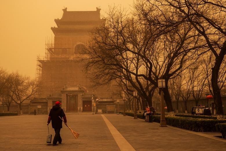Hình ảnh trận bão cát 'kinh khủng' nhất 10 năm qua ở Bắc Kinh