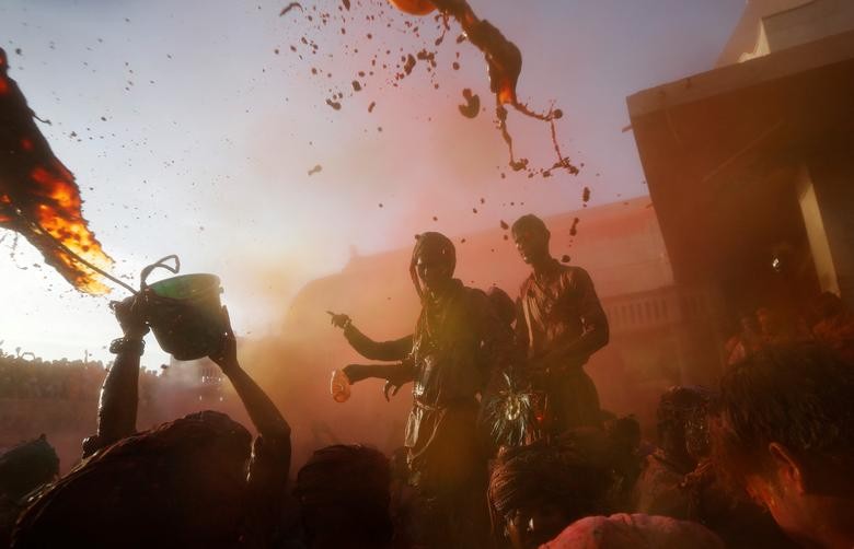 Ngập tràn sắc màu tại lễ hội Holi ở Ấn Độ