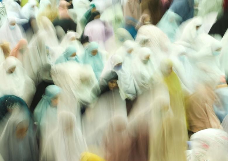 Người dân Hồi giáo trên khắp thế giới đón tháng lễ Ramanda