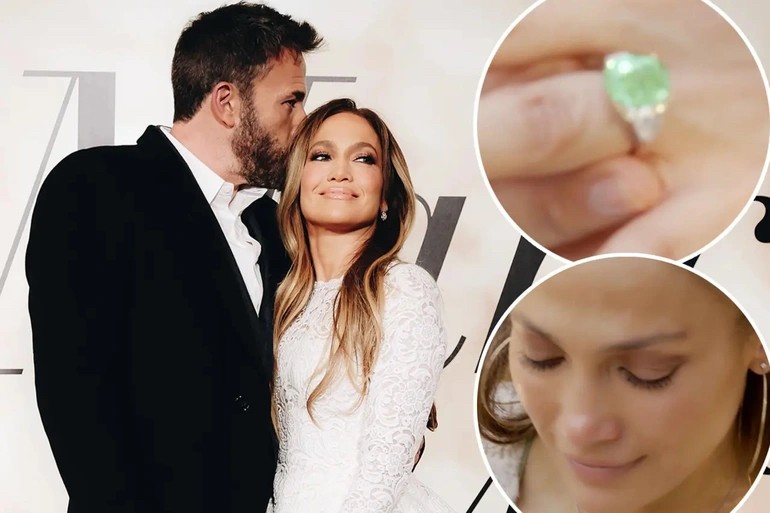 Nhẫn đính hôn lần này của Lopez là một chiếc nhẫn kim cương màu xanh (Ảnh: Page Six).