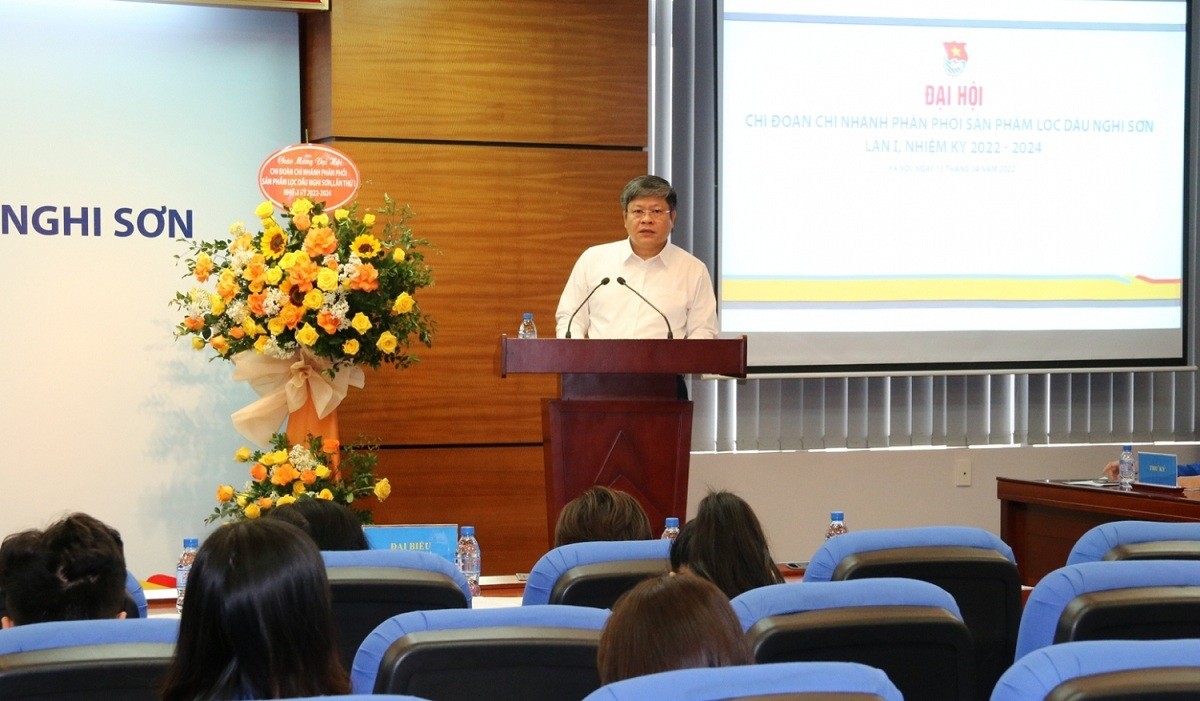 Đồng chí Đinh Văn Ngữ - Phó Bí Thư Chi bộ, Phó Giám đốc PVNDB phát biểu tại Đại hội.