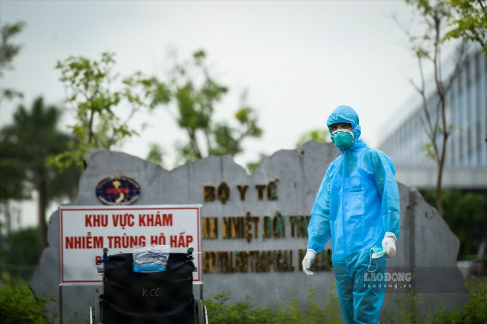 Bộ Y tế cách ly Bệnh viện Bệnh Nhiệt đới Trung ương cơ sở 2 (Kim Chung, Đông Anh) trong 14 ngày để thực hiện công tác phòng, chống dịch Covid-19.