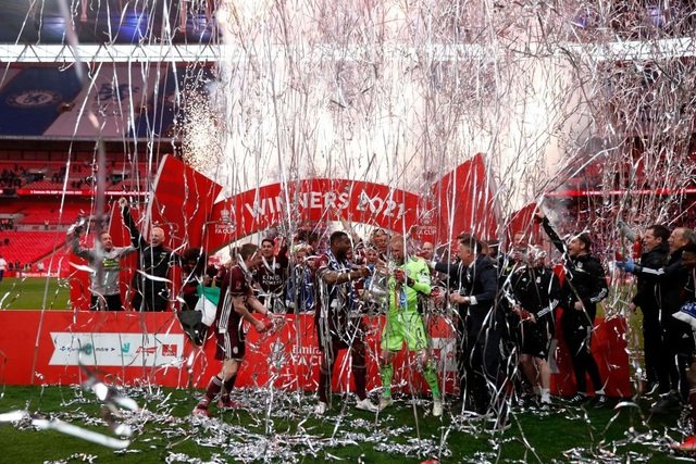 Leicester đã ghi tên vào lịch sử FA Cup sau 137 năm chờ đợi
