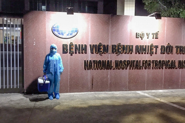 Tiếp máu đến Bệnh viện Bệnh nhiệt đới Trung ương không kể đêm ngày 